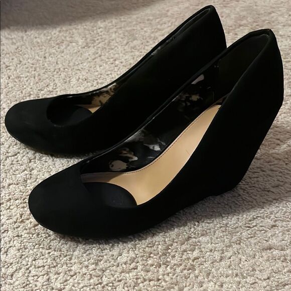 FERGALICIOUS BLACK WEDGE HEELS - Picture 1 of 8